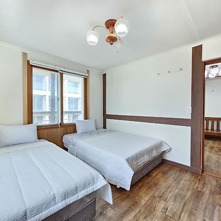 Seongsan Sunrise Pension Сеогвипо Екстериор снимка