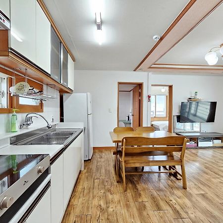 Seongsan Sunrise Pension Сеогвипо Екстериор снимка