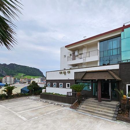 Seongsan Sunrise Pension Сеогвипо Екстериор снимка