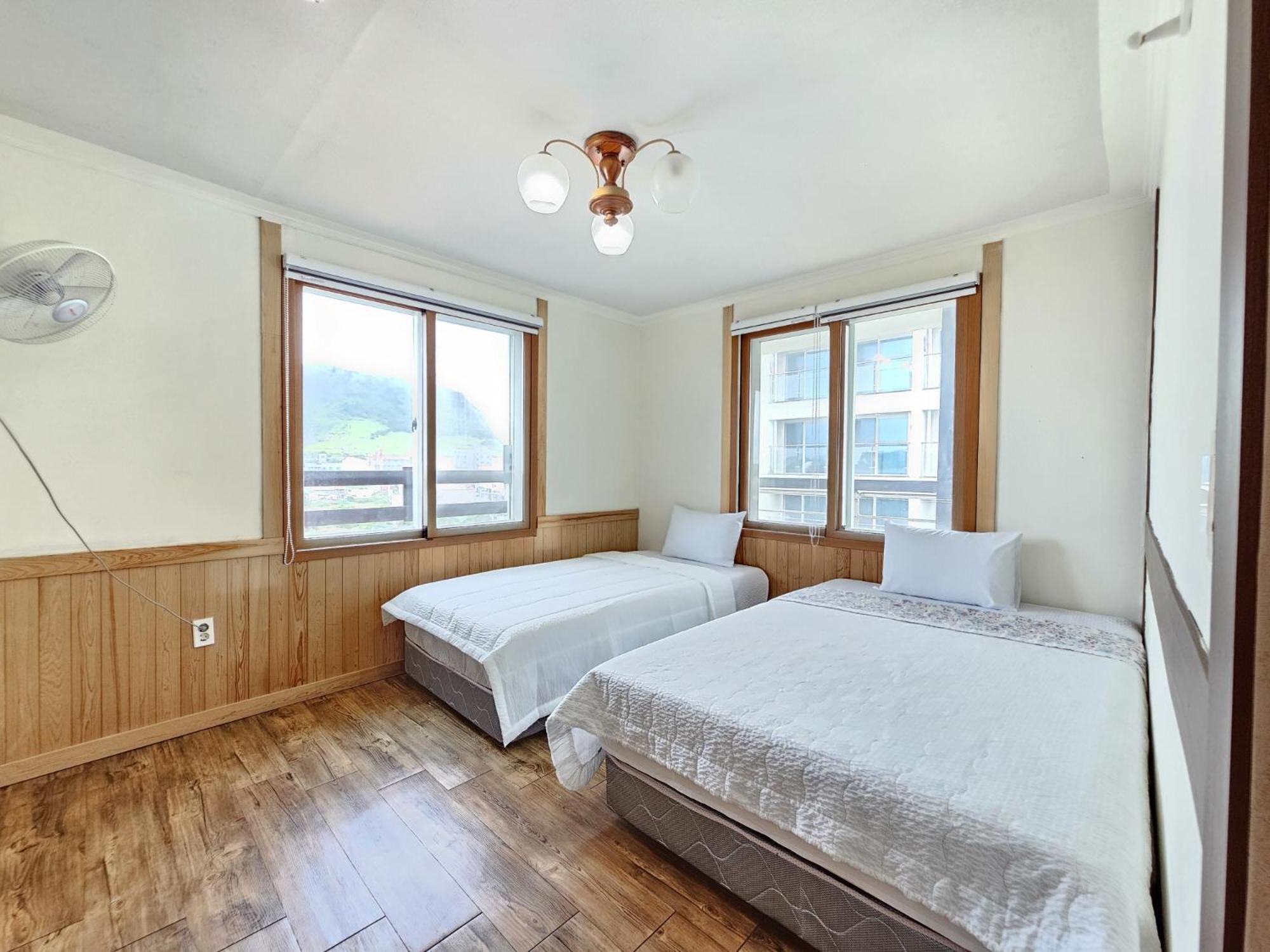 Seongsan Sunrise Pension Сеогвипо Екстериор снимка