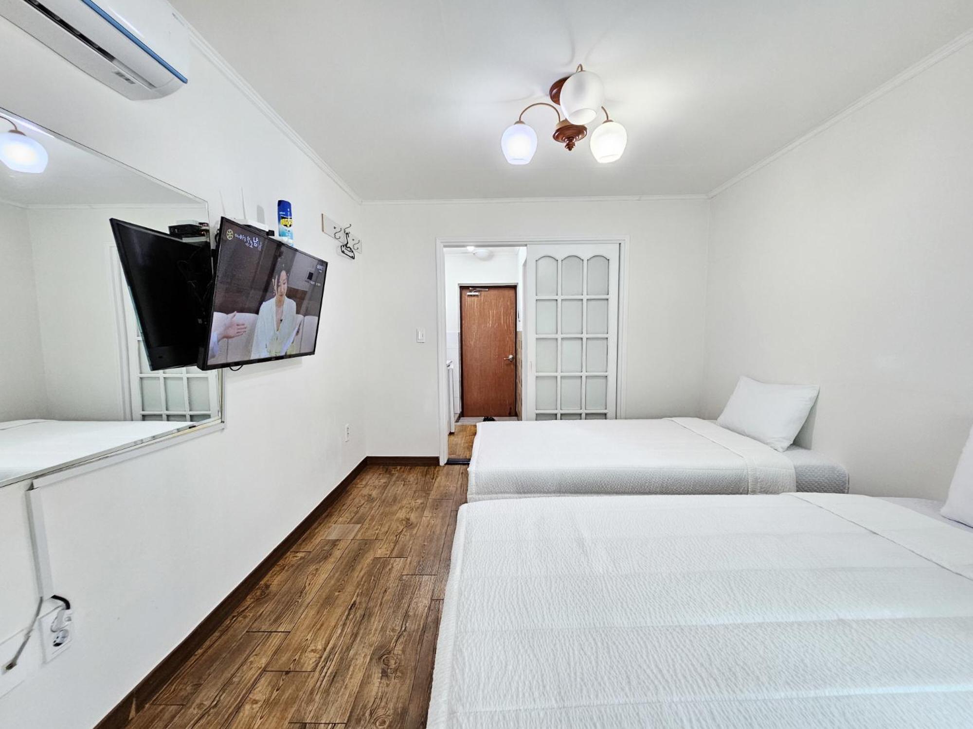 Seongsan Sunrise Pension Сеогвипо Екстериор снимка
