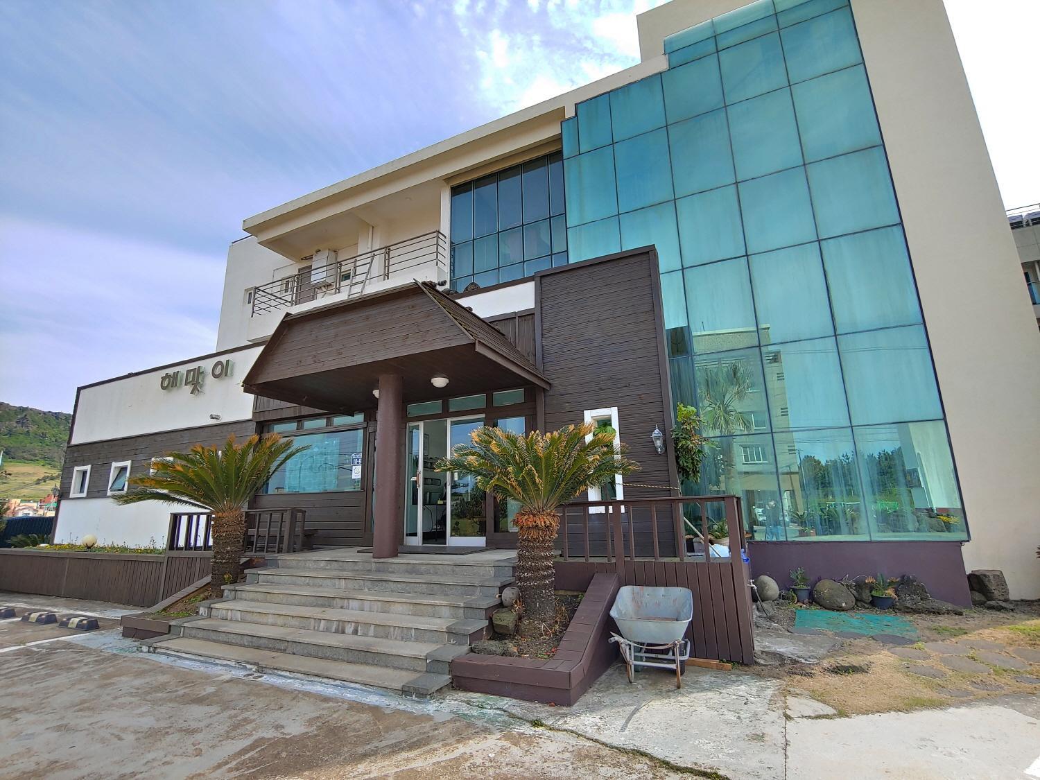 Seongsan Sunrise Pension Сеогвипо Екстериор снимка